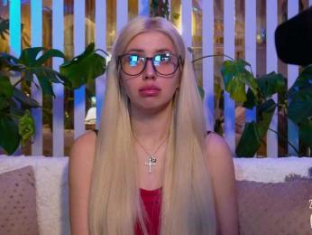 FlowwwerGirl webcam model stream image