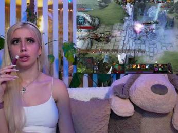 FlowwwerGirl webcam model stream image