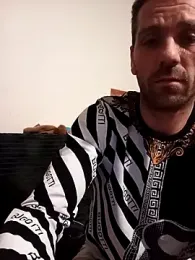 yzabell18 webcam stripchat model stream image