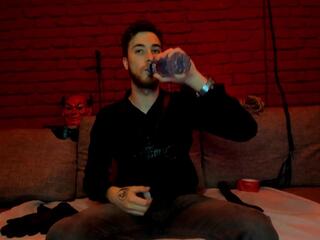 Harvey Wiliams webcam flirt4free model stream image