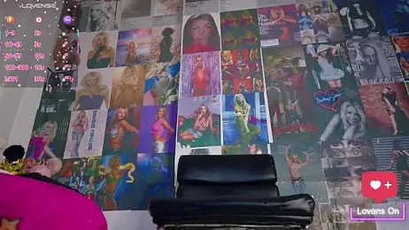 Mistileav webcam stripchat model stream image