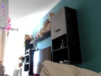 luara_ webcam model stream image