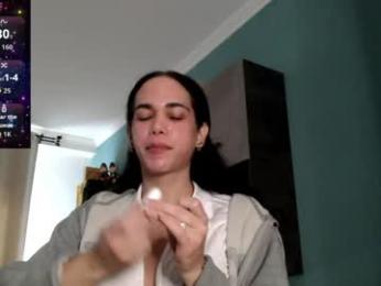 luara_ webcam model stream image