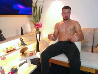 HoneyLuxuryCouple webcam bongacams model stream image