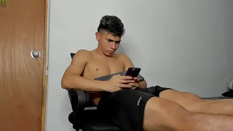 andrew_rose_ webcam model stream image