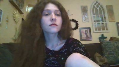 QueenCrimson webcam model stream image