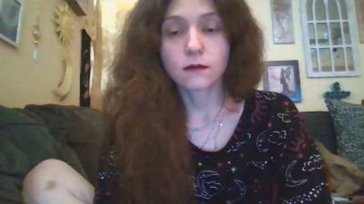 QueenCrimson webcam model stream image