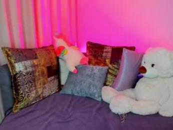 lovely_poppy webcam model stream image