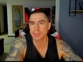 Uxio X webcam model stream image