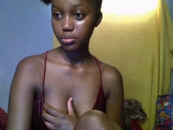 Untamed2 webcam bongacams model stream image