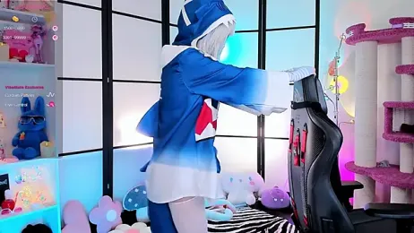 MilkyCute webcam model stream image