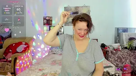 _lady_red_ webcam model stream image