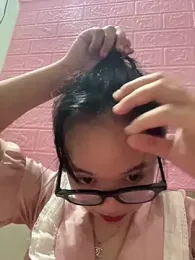 Leeeeiu webcam model stream image