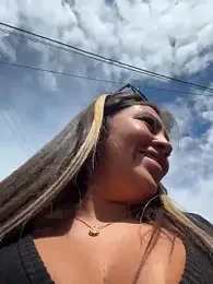 LIZ-06_ webcam model stream image