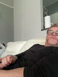 Axl_hot webcam model stream image