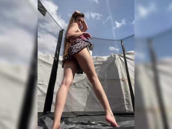 -_-_-------- webcam bongacams model stream image