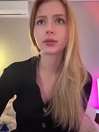 LunaRase webcam stripchat model stream image