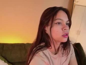 mialuxx webcam chaturbate model stream image