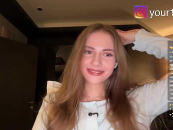 VikkiExtraCheese webcam bongacams model stream image