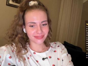 VikkiExtraCheese webcam bongacams model stream image