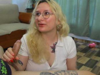 CherryAndAndy webcam model stream image