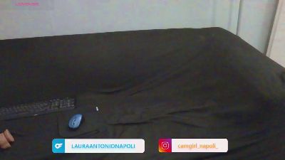 Lauratonynapoli webcam model stream image