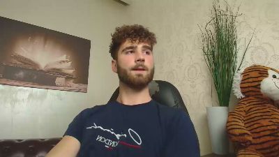 KyloEast webcam cam4 model stream image