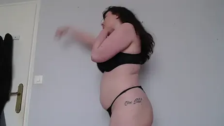 Lynylou webcam stripchat model stream image