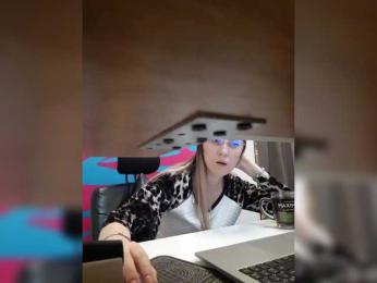 Xo4y-Tpax webcam bongacams model stream image