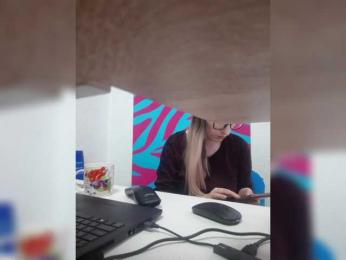 Xo4y-Tpax webcam model stream image