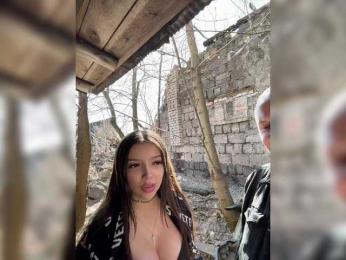 Pix1e webcam bongacams model stream image