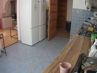 voyeurcam-julmodels-kitchen webcam model stream image