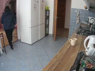 voyeurcam-julmodels-kitchen webcam camsoda model stream image