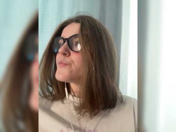 Annpopsy webcam model stream image