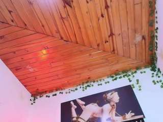 naiax webcam camsoda model stream image