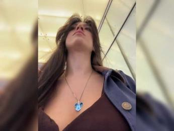 _Meggi_ webcam model stream image