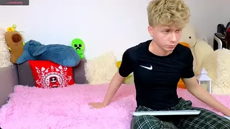 LandelRay webcam model stream image