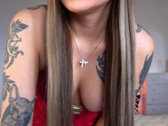 zennda webcam bongacams model stream image