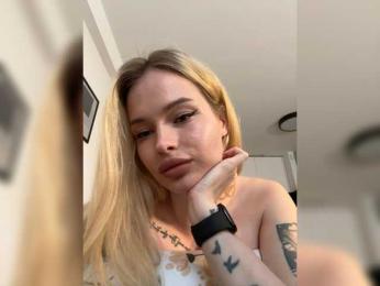 VladaMais webcam model stream image