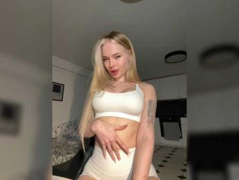 VladaMais webcam model stream image