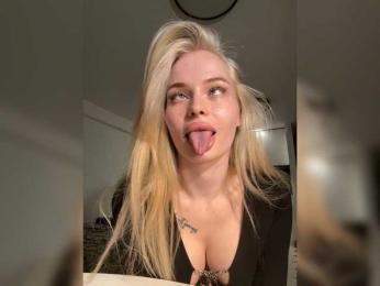 VladaMais webcam model stream image