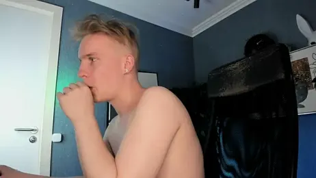 AlexxSweet webcam model stream image