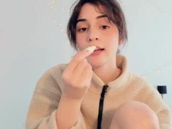 wonderland_stia webcam model stream image