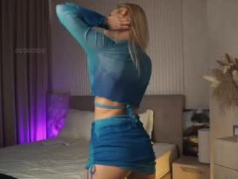 gold_blond webcam model stream image