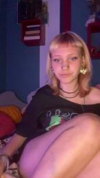 Darkutiee webcam model stream image