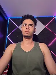 bigryann23 webcam stripchat model stream image