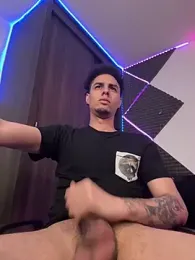 bigryann23 webcam stripchat model stream image