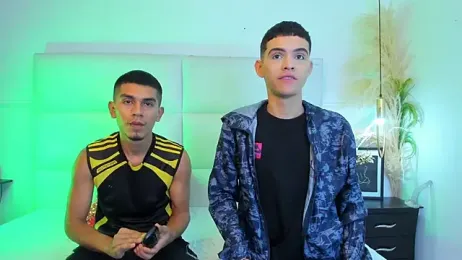 your_d0ll1 webcam model stream image