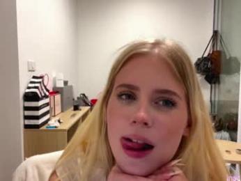 laraineprada webcam model stream image