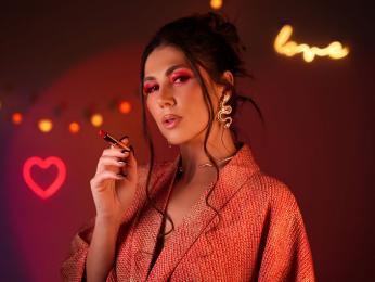 LaraAdler webcam model stream image